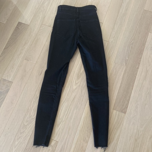 Zara black distressed knee high-rise jeans. Size US 2. - Picture 5 of 5